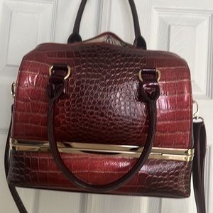 Beautiful Trunk bag with Brahmin like  features